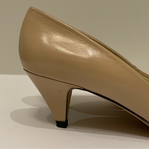 Size 4.5/34 Euro Liz Claiborne Vintage Beige Heels Pumps, Made in Spain - Picture 8 of 10